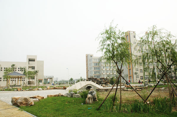 唐山勞動技師學院2017火熱招生中！