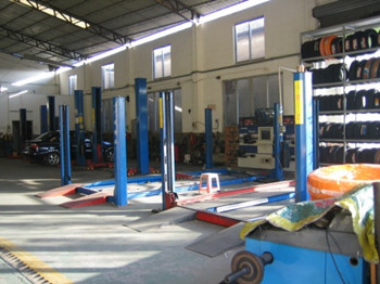 唐山精工汽修美容裝具學(xué)校開(kāi)設(shè)哪些專(zhuān)業(yè)？