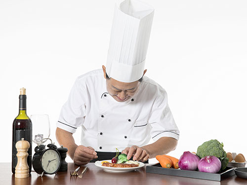 現(xiàn)在學(xué)廚師晚不晚？唐山廚師學(xué)校哪家好？