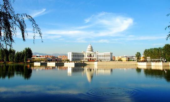 學(xué)計算機(jī)當(dāng)然要學(xué)高端的！北京吉利學(xué)院計算機(jī)WEB前端工程師專業(yè)你一定喜歡！