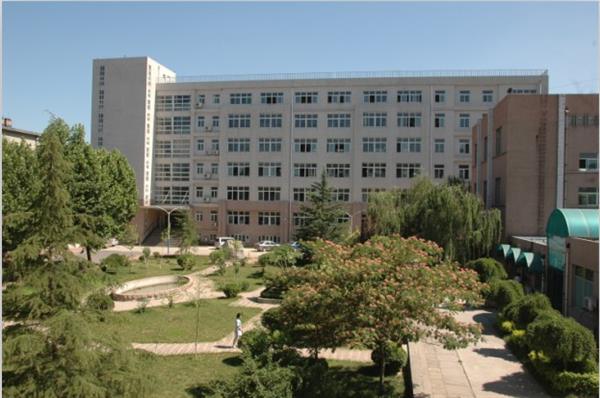 濟(jì)南數(shù)控學(xué)?！叭边B讀大專貫通本科實(shí)驗(yàn)班好嗎？