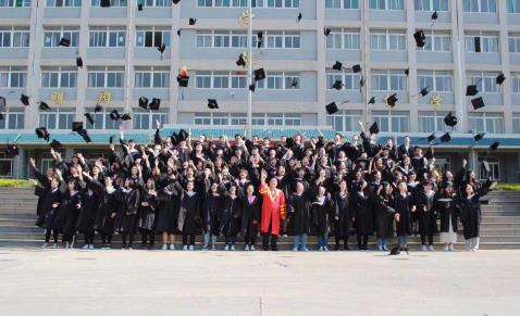 濟南護理學(xué)校招收哪些學(xué)生？