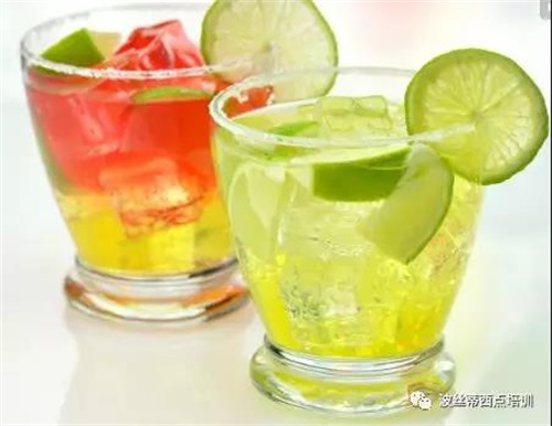 煙臺(tái)波絲蒂學(xué)校7月22日時(shí)尚冰品冷飲咖啡班開(kāi)課啦！