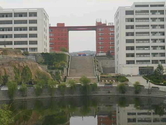 為什么選擇青島恒星科技學(xué)院？