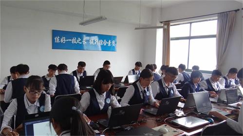 威海有商務日語（+計算機平面設計）專業(yè)嗎？