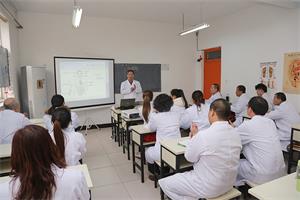 哪個(gè)學(xué)校有零基礎(chǔ)針灸推拿班？   