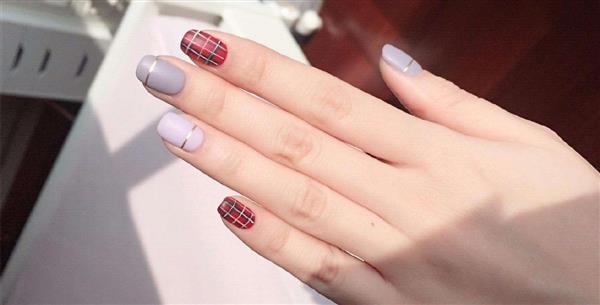 美甲零基礎(chǔ)學(xué)員去哪學(xué)？北京成遠(yuǎn)形象設(shè)計(jì)藝術(shù)學(xué)校來幫你！