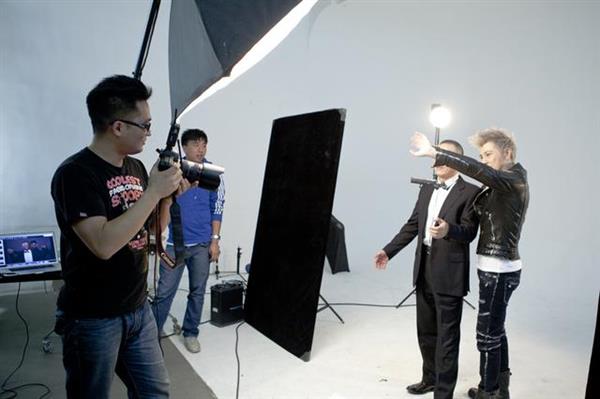 邢臺(tái)市飛翔攝影化妝學(xué)校：手持?jǐn)z影有哪些技巧？