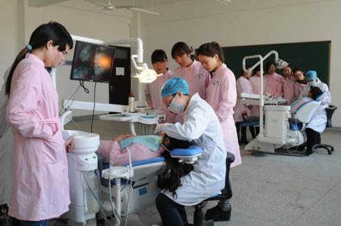 口腔醫(yī)學專業(yè)有哪些就業(yè)方向？